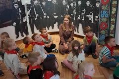Messenger_creation_7193917733273153083_copy_1844x2458